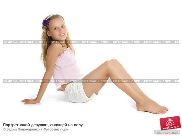 7983_girl-in-shorts-ru-366.jpg